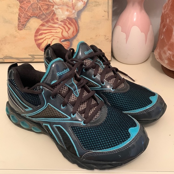 Reebok size 6 sneakers aqua blue and black - Picture 1 of 8